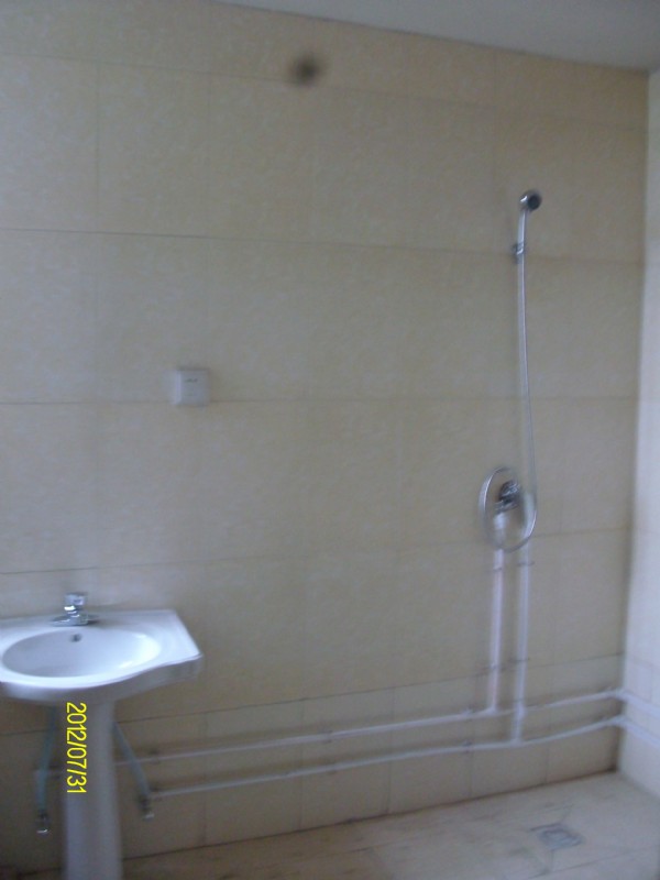 华沁苑二期高层100平米,两室一厅一卫交通便利